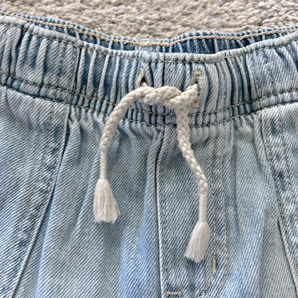 Girls Cat & Jack Light Blue Jean Shorts - Picture 3 of 5